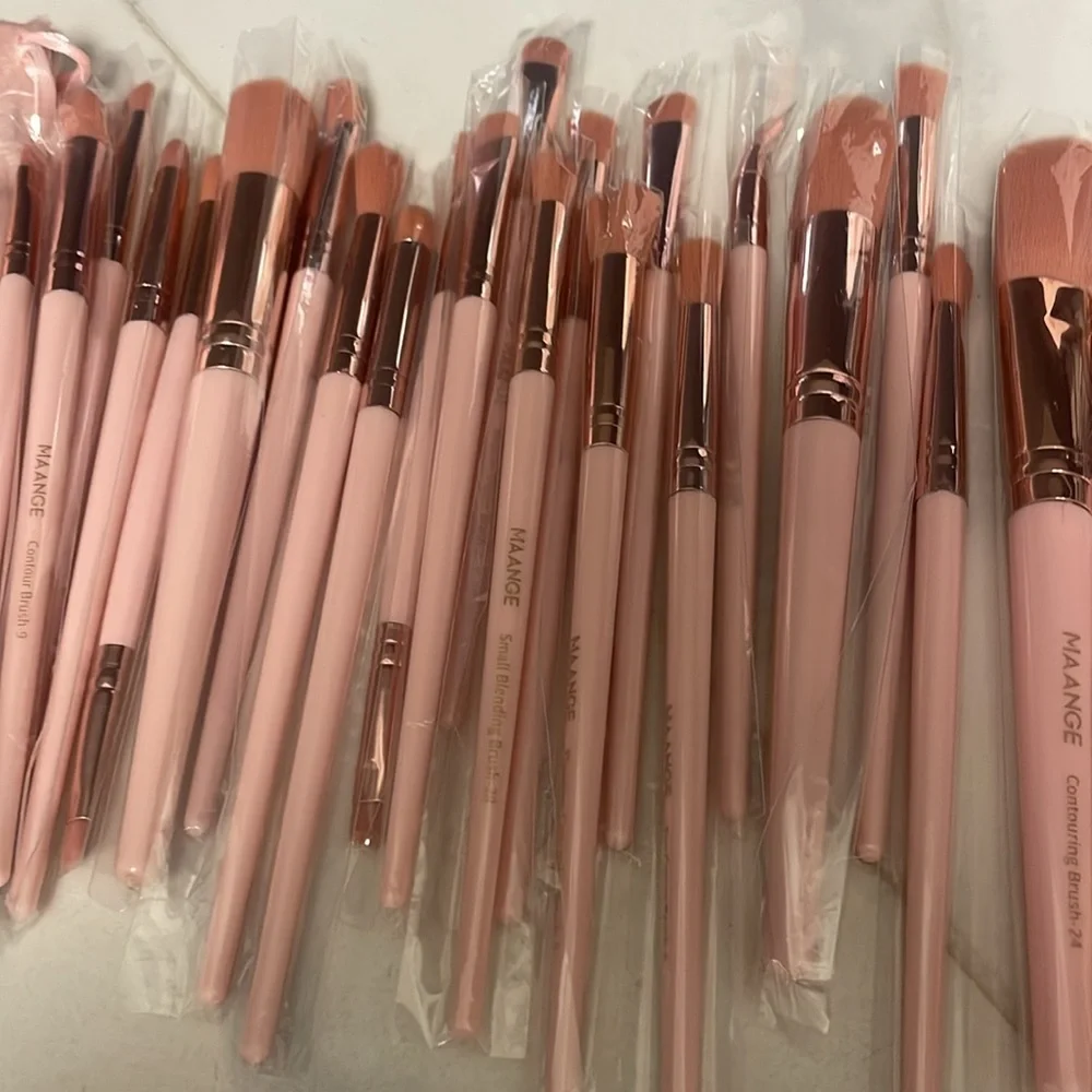 MAANGE Make Up Brushes 30 Pieces Professional Makeup Premium Synthetic